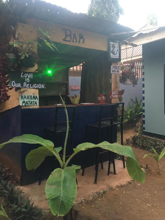 Ava garden backpackers Lägenhet Mto wa Mbu Exteriör bild