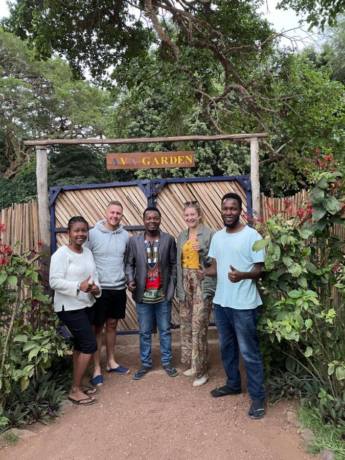 Ava garden backpackers Lägenhet Mto wa Mbu Exteriör bild
