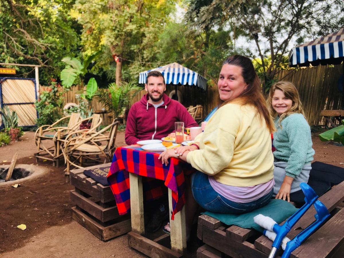 Ava garden backpackers Lägenhet Mto wa Mbu Exteriör bild
