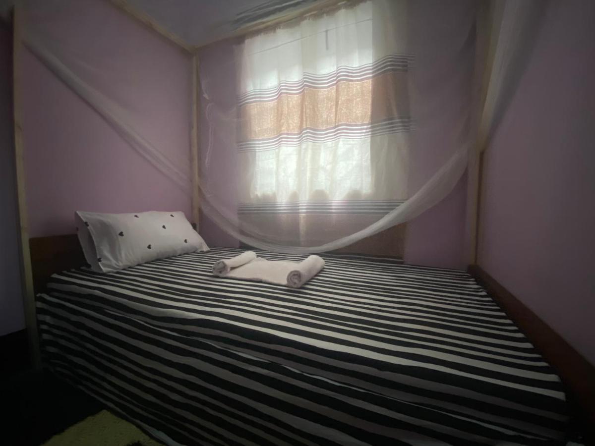 Ava garden backpackers Lägenhet Mto wa Mbu Exteriör bild