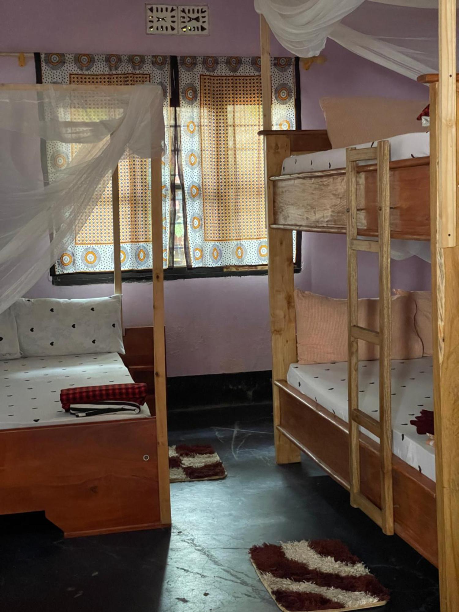 Ava garden backpackers Lägenhet Mto wa Mbu Exteriör bild
