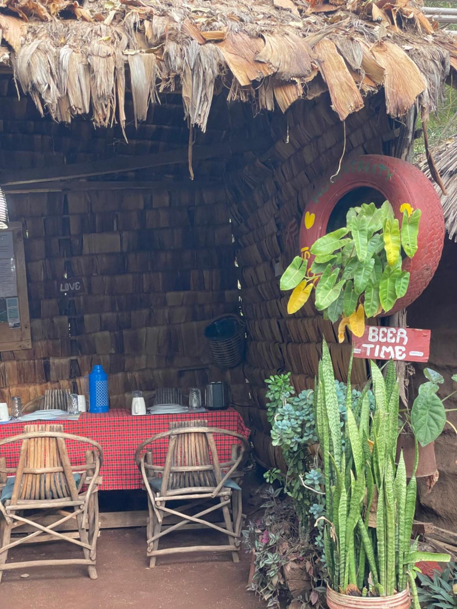 Ava garden backpackers Lägenhet Mto wa Mbu Exteriör bild